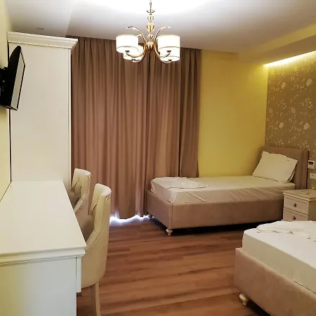 Crystal Hotel *
