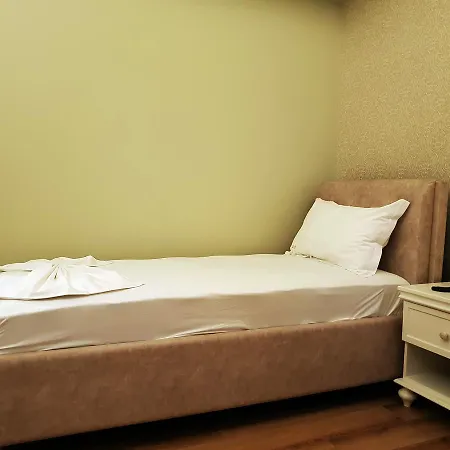 Hotel Crystal *